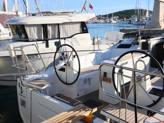 beneteau ocanis 34 steuerstand